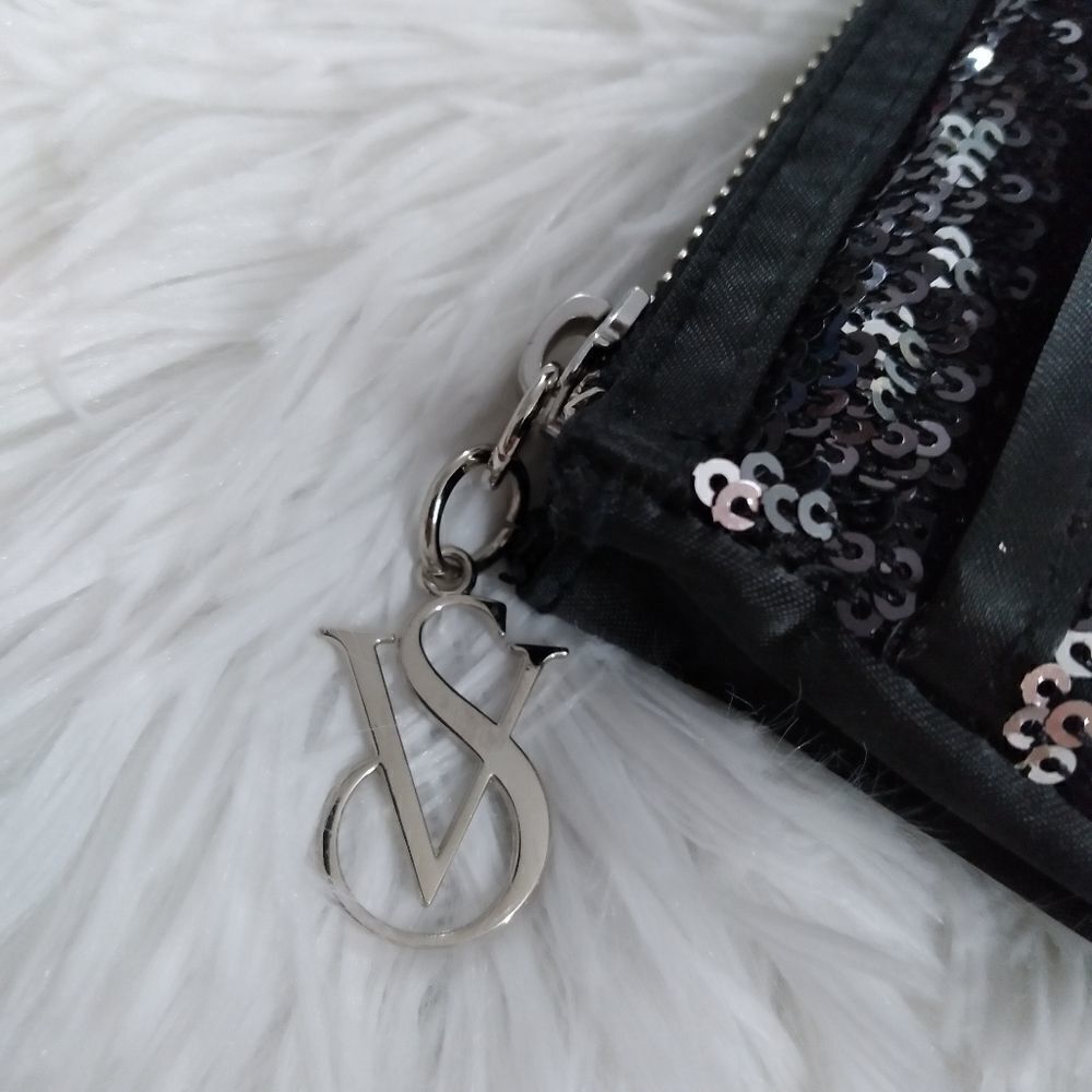 NWOT Victoria's Secret Black Sequined Clutch - Picture 3 of 7